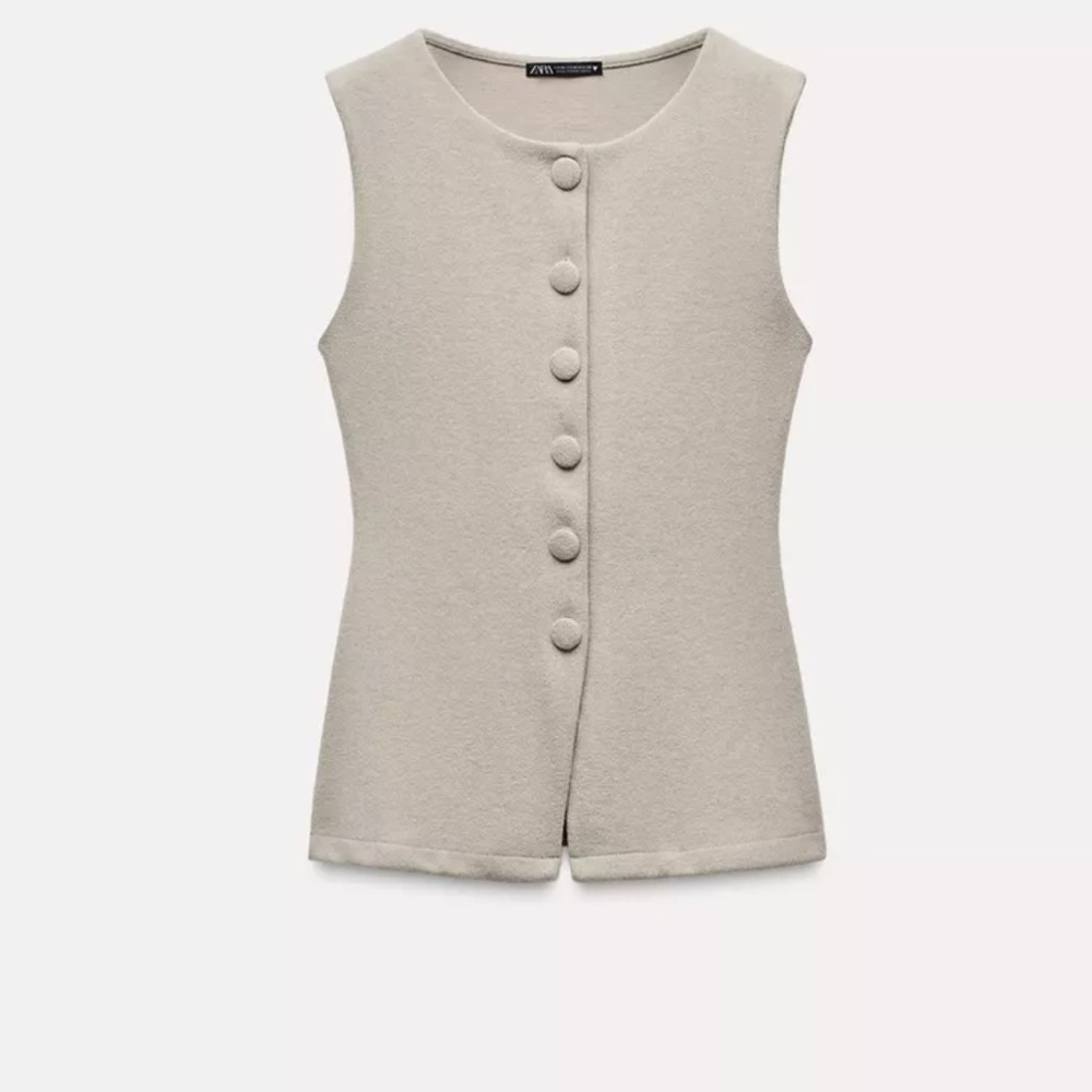 Sleeveless vest top